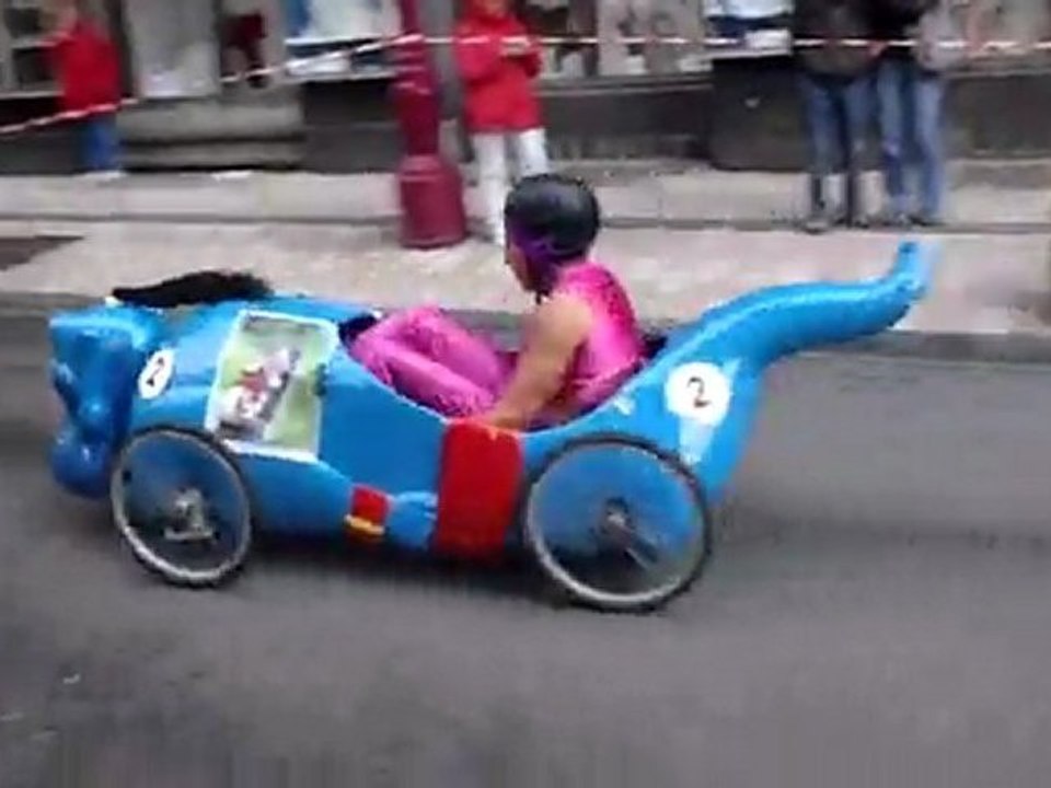 voiture à pédalier virage