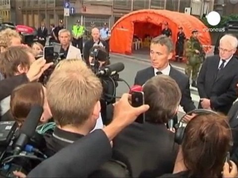 Fiori e cerimonie. Oslo piange le vittime degli attentati