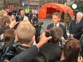 Fiori e cerimonie. Oslo piange le vittime degli attentati