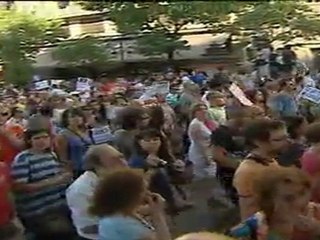 Los "indignados" vuelven a tomar la emblemática Puerta del Sol