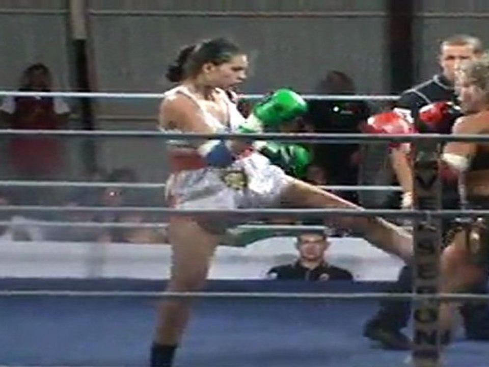 Sarah Harichane vs Vernocchi Veronica round 3 - Gala du Phenix 3 - 02-07-11 phenix muaytha