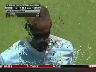 Balotelli failed trick shot - Mancini takes him out