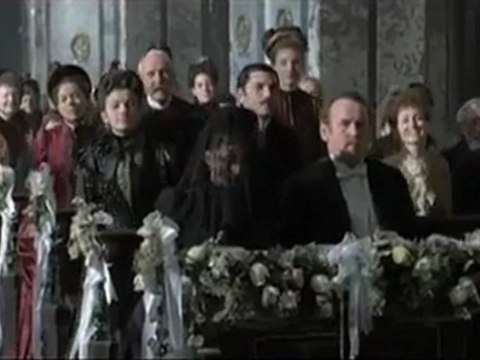 Première bande-annonce pour Bel Ami de Declan Donnellan et Ormerod Nick