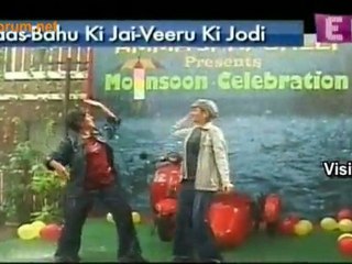 Amma Ji Ki Galli Mein Rain Dance