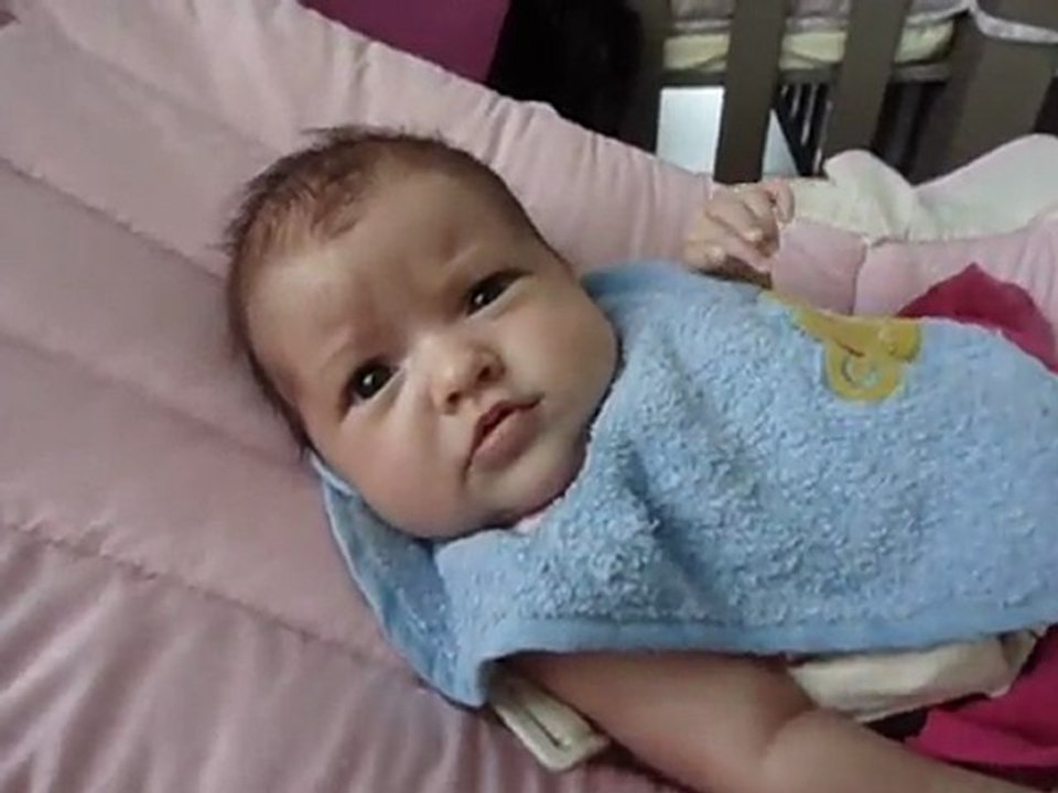 Léa  1 mois
