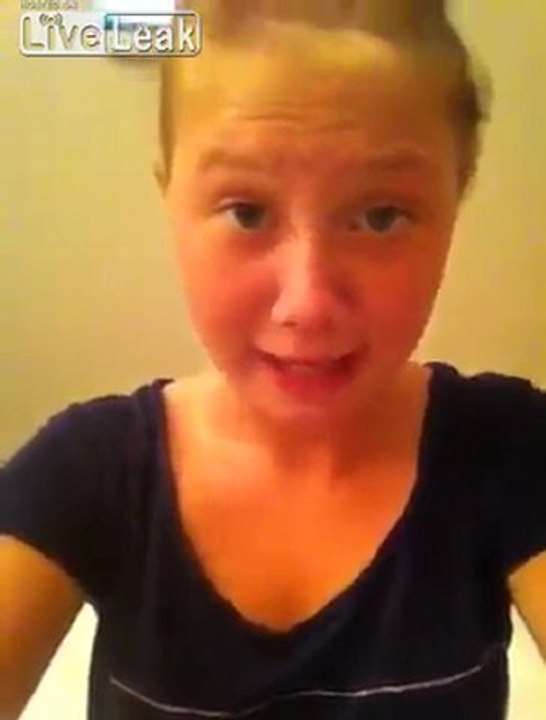 Schwedisch girl singt