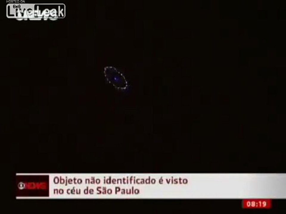 UFO von Tausenden Über Embu gesehen, Brasilien Juli 2011