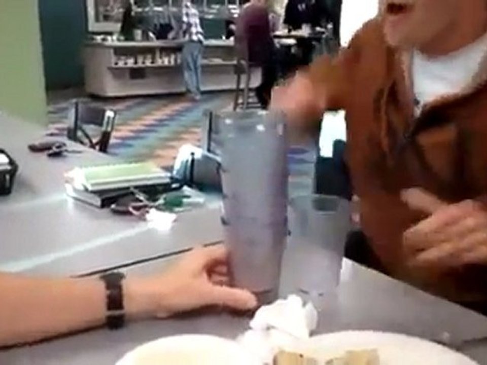 Kleiner Trick mit cups