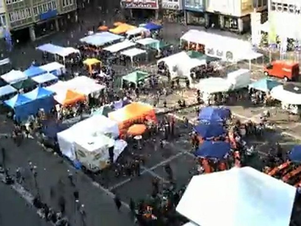 Blick über den Marktplatz (Zeitraffer) (Veggie Street Day 2011) (12.06.2011) (CAM)