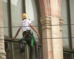 Episode 13 - Laveur de Vitre chambre commerce et d'industrie - Lundi 25 juillet 2011