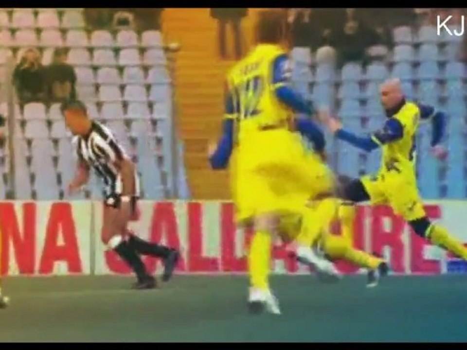 Alexis Sanchez 2011 - Top 10 Goals