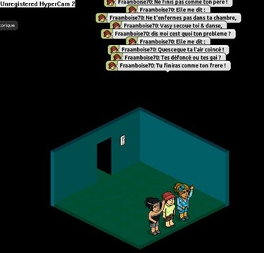 Test : Mika - Elle me dis [ Habbo.fr ]