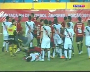 Sen çok yanlış gelmişsin kaleci!