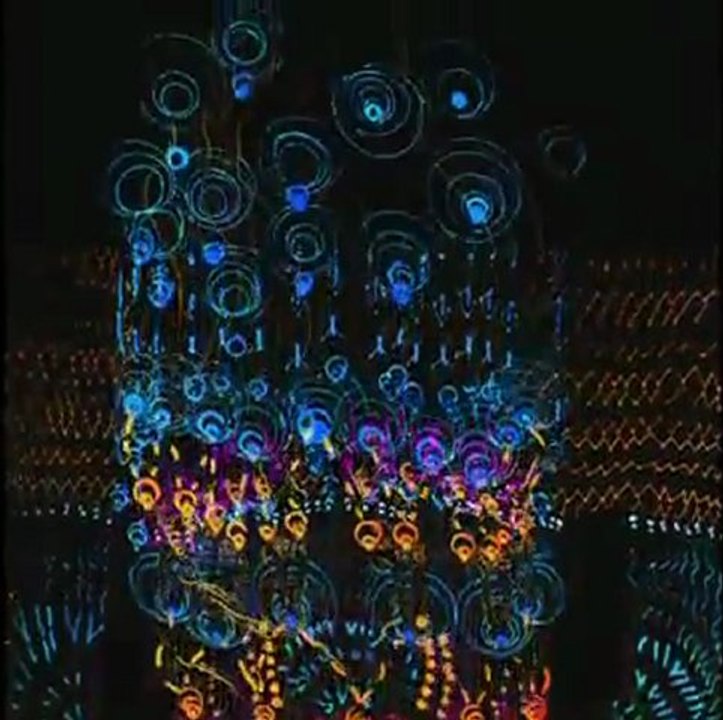 Björk  expose son nouveau clip, réalisé par Michel Gondry