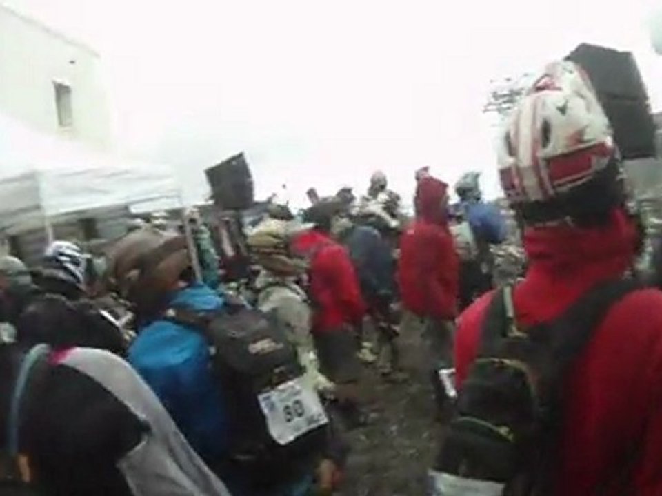 Mountain of hell ou la rave à 3200m - avec des danseurs de talent ...