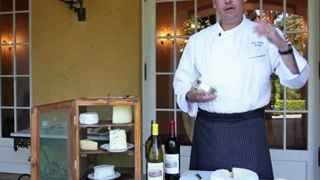 Cheese & wine: tips on temperature, cutting & food pairings
