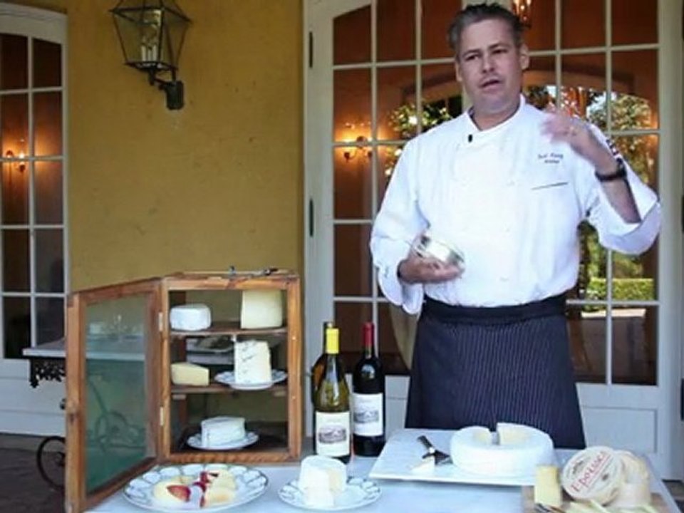 Cheese & wine: tips on temperature, cutting & food pairings