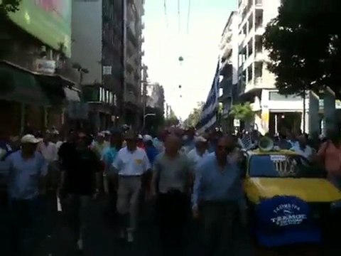 ΠΑΝΕΛΛΑΔΙΚΗ ΣΥΓΚΕΝΤΡΩΣΗ ΙΔΙΟΚΤΗΤΩΝ ΤΑΞΙ ΣΤΗΝ ΑΘΗΝΑ (26 ΙΟΥΛΙΟΥ 2011)