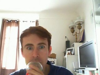 Wiwi égratigne "party goin' on"