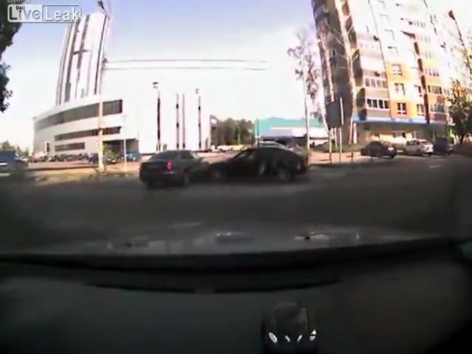 2 Idioten auf der Straße