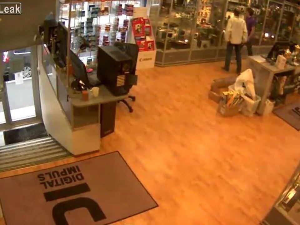 Webcam aus einem Geschäft, das die Explosion in Oslo 2011.07.22
