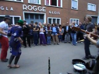 Gentse feesten aktie "you can't feed the poor, but you fund the banks?"