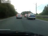 Police Chase in Russland endet im Crash großen LKW