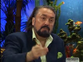 Kadınlar çok ihmal edilmiş, hakları ellerinden alınmış çok nadide güzel çiçeklerdir, onlara her zaman hürmet gösterilmelidir.