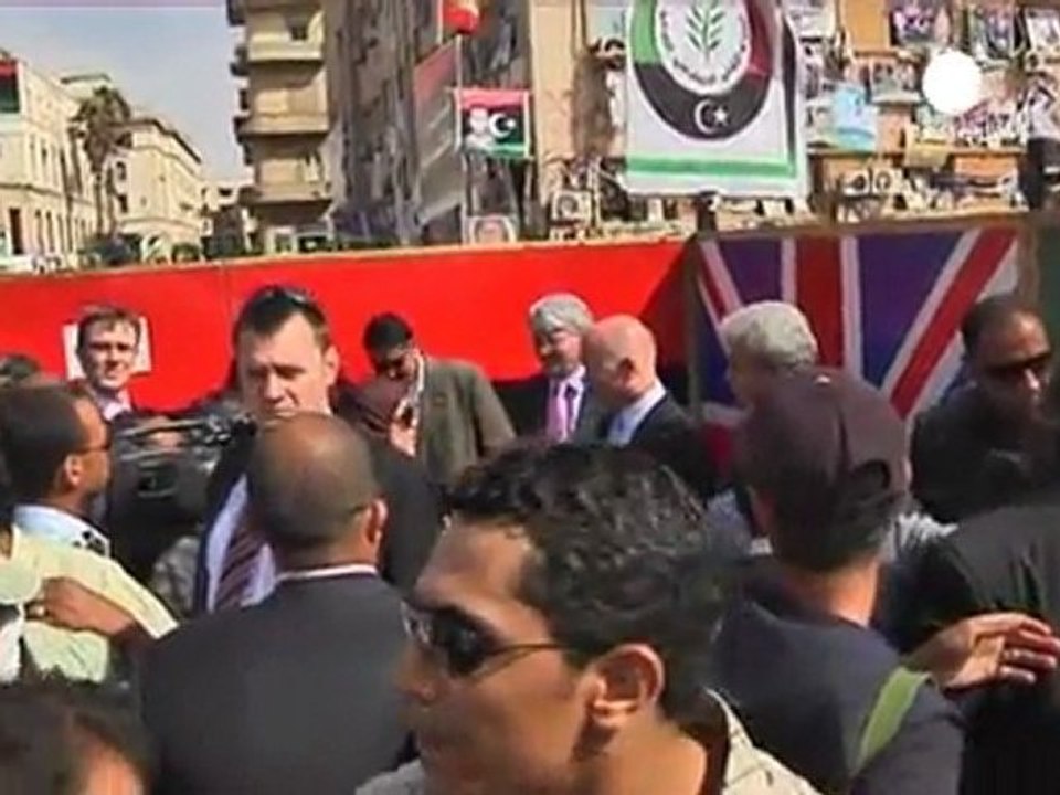 İngiltere, Libya Ulusal Geçiş Konseyi’ni tanıdı