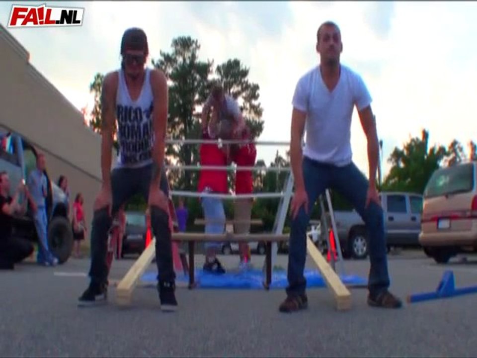 Doppel-Stunt Nutshot Fail