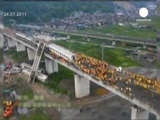 China blames lightning strike for deadly train crash