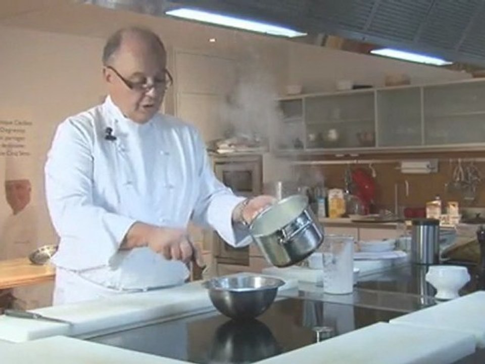 Vanilla Creme Anglaise by Larousse Cuisine
