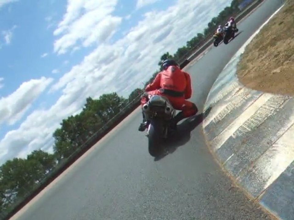 Le Vigeant 10 juillet 2011 1ère Session de l'après-midi en CB500