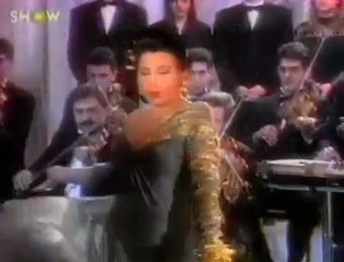 Bülent Ersoy - ABLAN KURBAN OLSUN SANA (minik show) NOSTALJI