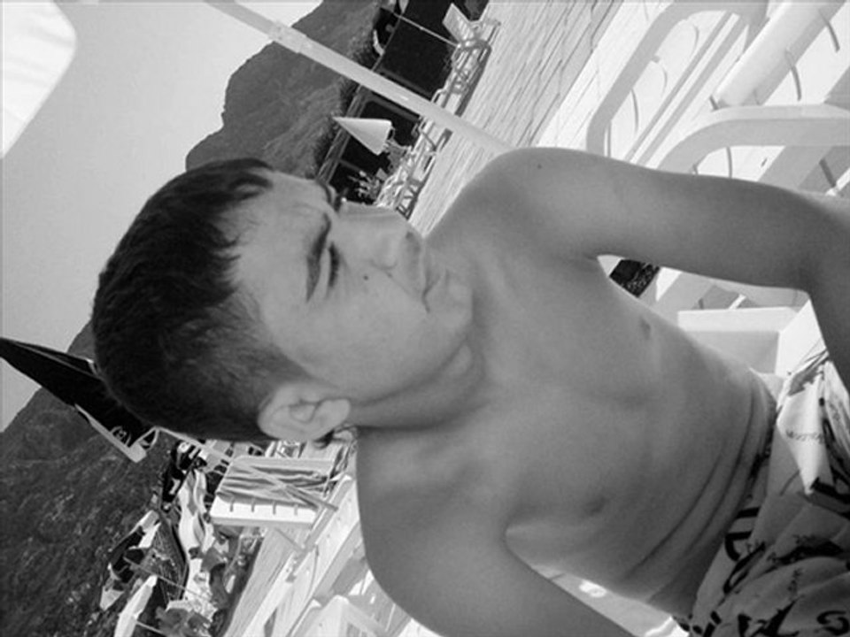 Dertan rapçi  & platoniq mc & isyankar mc . 2o11