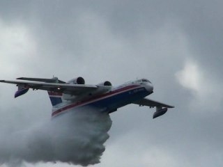 Beriev Be-200 Démo 1 in Flight LBG Full HD LFTA 2011