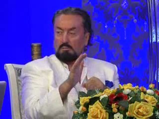 Münafık her Müslüman cemaat için tehlikedir.