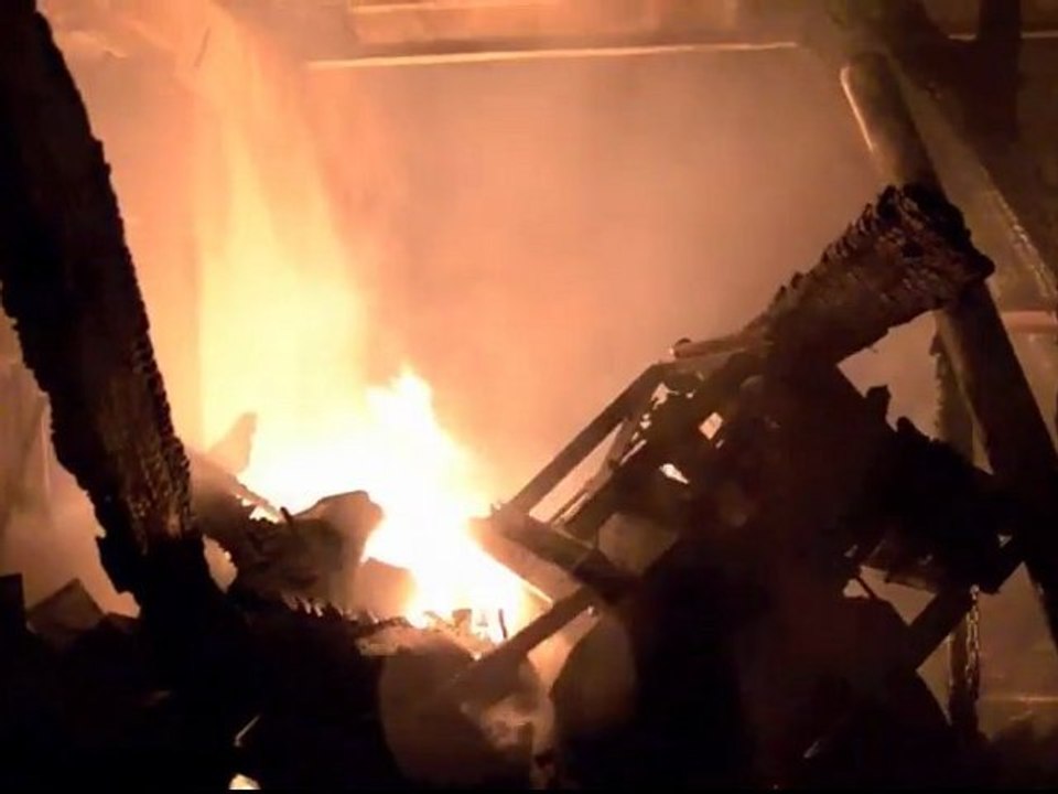 29 juillet 2011, l'ancienne minoterie de Pierre de Bresse détruite dans un incendie