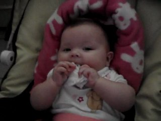 noémie qui crache lol