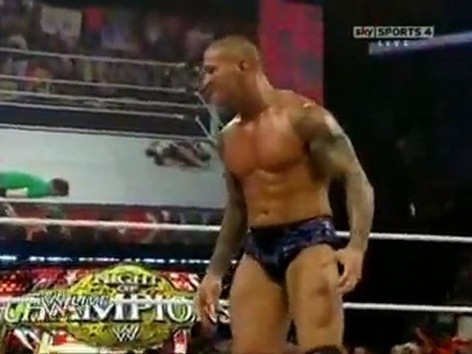 WWE RAW  09/06/2010 - 4 RKO de Randy Orton en 1 minute !