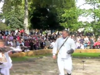 Vervins : présentation de rapaces place Carlier