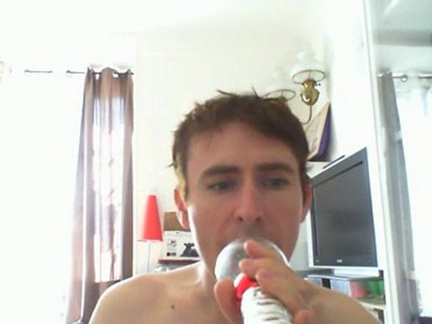 Wiwi égratigne iron man