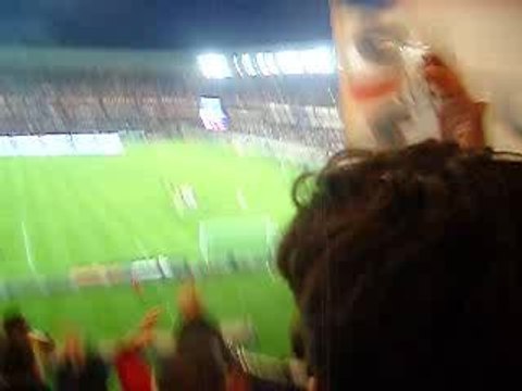 15.écouter chanter les parisiens!