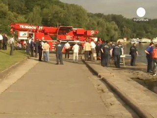 Grave naufragio di un battello nella Moscova