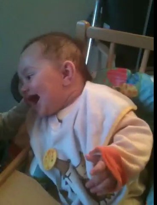 Lénie fait rire sa soeur Charlie