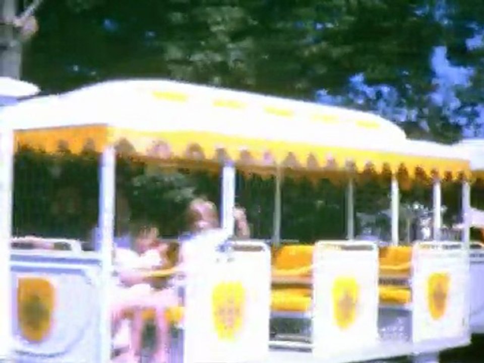 Film super8 mémère, Céline et Margot au camping Argeles 1986