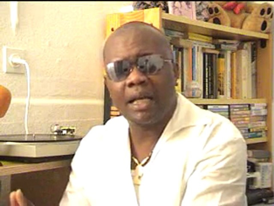 MUKAMBA  AUGUSTIN  PROPOSE  LA  CREATION  D'UNE  BANQUE  DE  CREDIT  ARTISTIQUE