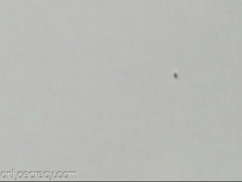 Daytime UFO gesichtet über Philippinen - 27. Juni 2011