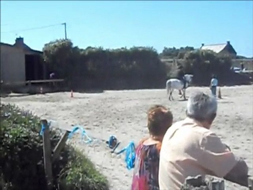 Moly et moi qui passons la bâche à la Fête du club ! ;)