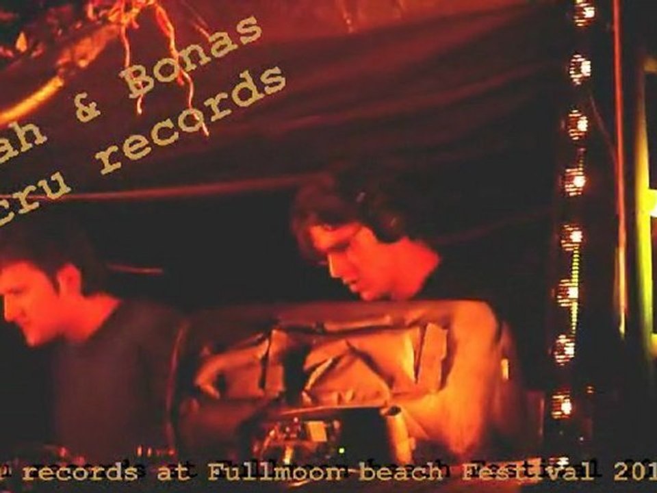 Oonah & Bonas @ Fullmoon Beach Festival 2011 The Hague